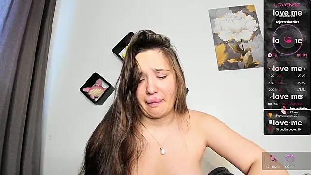 Holly Molii online show from March 5, 2025, 9:27 am