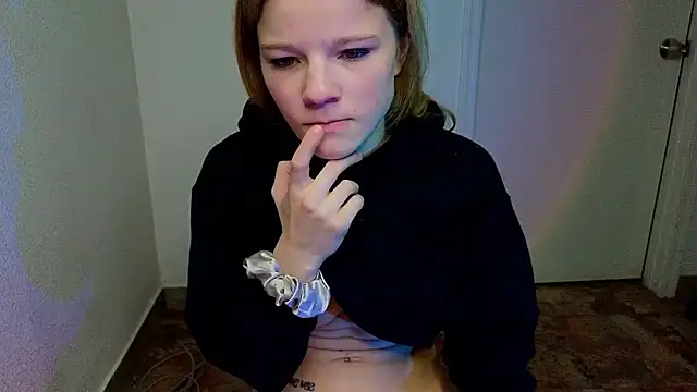 foxy ana13 online show from March 3, 2025, 4:14 am