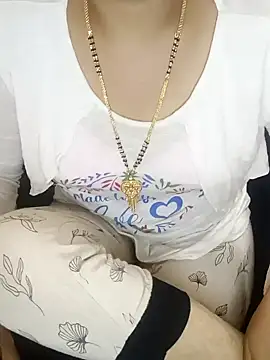 Snapshot of yourtamilcouple chatting on December 26, 2024, 3:10 pm yourtamilcouple online show from December 26, 2024, 3:10 pm