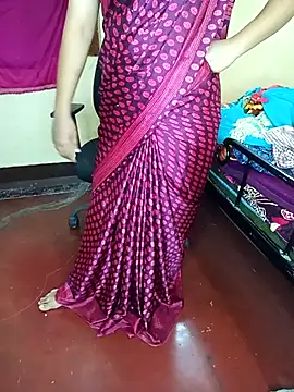 Snapshot of yourtamilcouple chatting on September 21, 2025, 5:20 am yourtamilcouple online show from September 21, 2025, 5:20 am