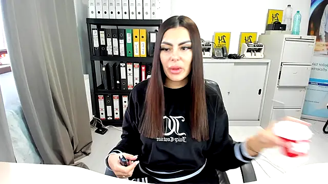 kilenyapatrice online show from November 6, 2025, 11:44 am