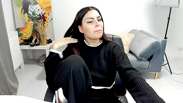 kilenyapatrice online show from December 21, 2025, 12:34 pm