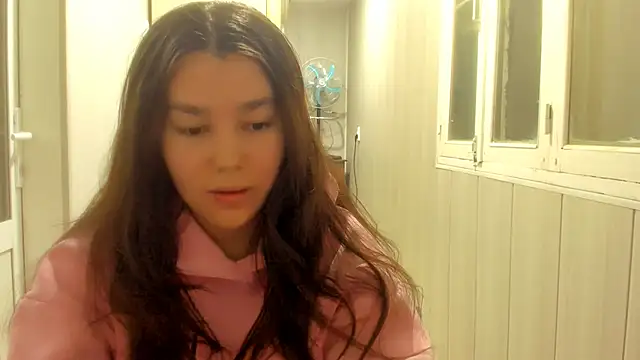 LunaXmii online show from November 8, 2025, 6:40 pm