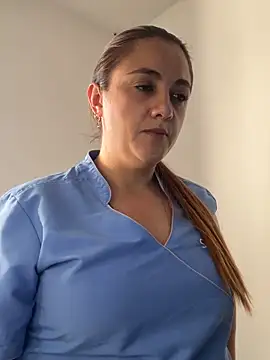 Shianrose online show from April 8, 2026, 10:32 pm