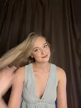 Snapshot of Alisa_Rise chatting on January 25, 2025, 12:38 am Alisa Rise online show from January 25, 2025, 12:38 am