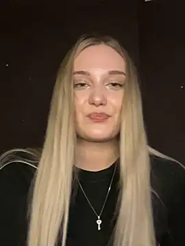 Snapshot of Alisa_Rise chatting on February 14, 2025, 8:37 pm Alisa Rise online show from February 14, 2025, 8:37 pm