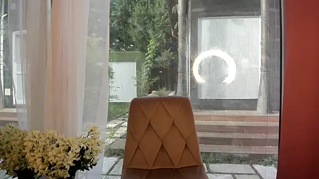 Snapshot of Mia__Milan chatting on October 23, 2025, 8:02 am Mia Milan online show from October 23, 2025, 8:02 am