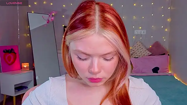 Snapshot of Red__Candy chatting on February 8, 2026, 2:53 pm Red Candy online show from February 8, 2026, 2:53 pm