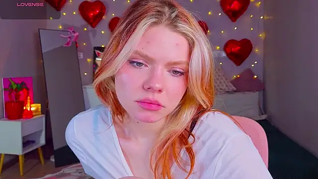 Snapshot of Red__Candy chatting on March 25, 2026, 3:18 pm Red Candy online show from March 25, 2026, 3:18 pm