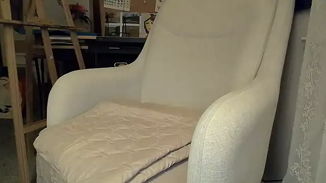 naughtyonbicycle online show from April 3, 2026, 1:58 am