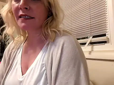lexiwet23 online show from June 8, 2026, 8:58 am