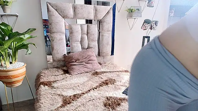 mariana cruzz online show from November 27, 2025, 2:52 pm