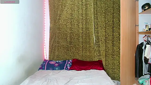 femboykeene online show from October 18, 2025, 10:32 pm