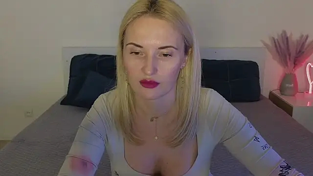 AlisssaRose online show from January 7, 2025, 11:14 pm