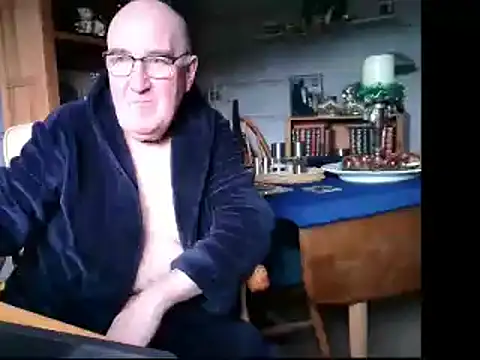 Adamdaddybear online show from December 16, 2024, 12:16 pm