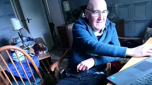 Adamdaddybear online show from February 10, 2025, 1:22 pm