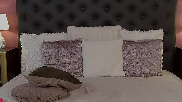 JaquelineM online show from February 3, 2026, 7:57 am