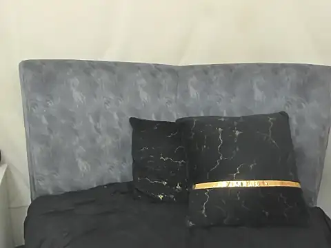 lindacastro02 online show from May 29, 2026, 1:42 pm