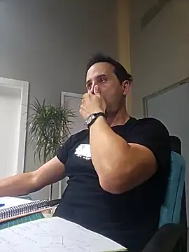 Lucas   81 online show from November 10, 2025, 7:24 pm