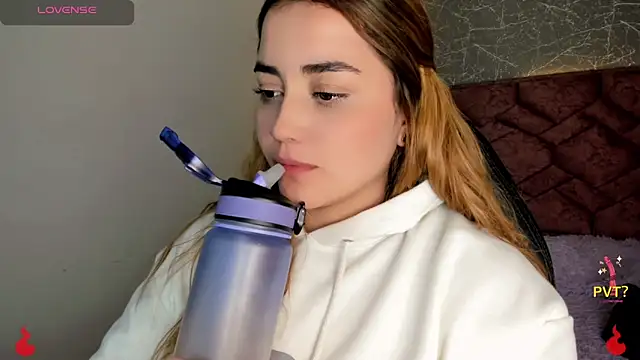 Lucia star   online show from January 3, 2025, 6:14 pm