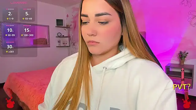 Lucia star   online show from March 18, 2025, 3:09 am