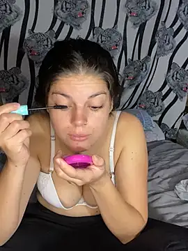 Snapshot of Romax2 chatting on March 13, 2025, 6:45 pm Romax2 online show from March 13, 2025, 6:45 pm