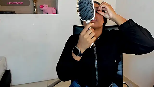 Snapshot of IvyBliss8 chatting on February 13, 2025, 12:11 pm IvyBliss8 online show from February 13, 2025, 12:11 pm