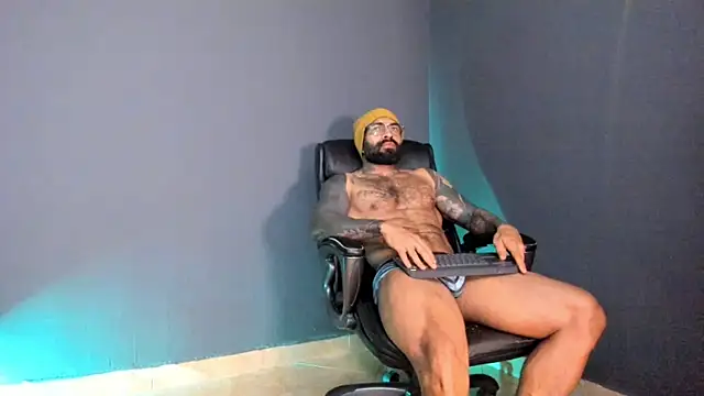 Brock hurn1 online show from February 19, 2025, 2:23 am