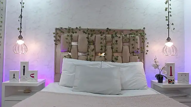 GigiVolkova online show from September 12, 2025, 8:09 pm