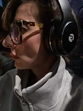 Thunder-Cunt online show from December 22, 2025, 9:01 pm