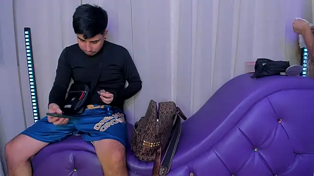 Yourslust  online show from February 12, 2026, 8:26 pm