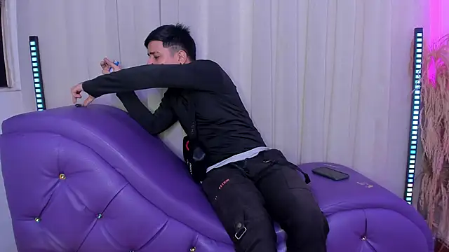 Yourslust  online show from February 13, 2026, 12:34 pm