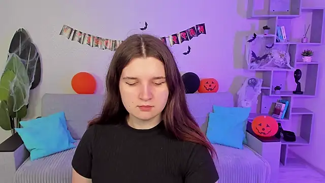 BonneyLove online show from November 3, 2025, 5:36 pm