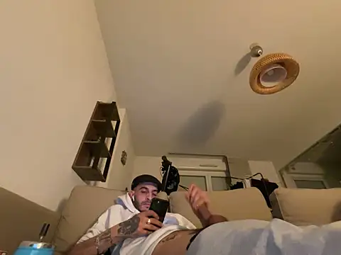 Rebeu313 online show from March 5, 2025, 1:21 am