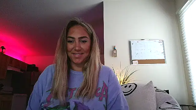 Snapshot of sunshinekisses chatting on September 23, 2025, 2:20 pm sunshinekisses online show from September 23, 2025, 2:20 pm