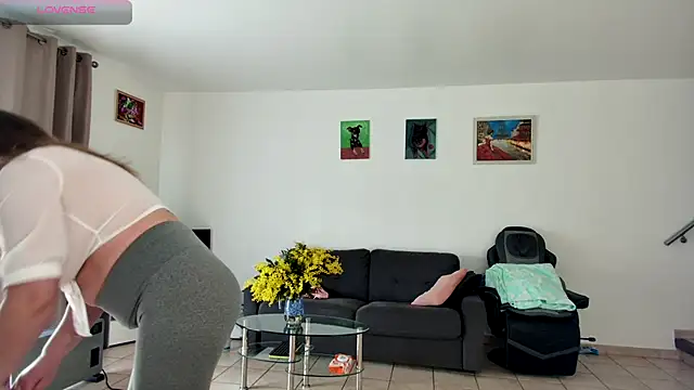 Snapshot of YOUR_ELENA chatting on January 24, 2025, 11:48 am YOUR ELENA online show from January 24, 2025, 11:48 am