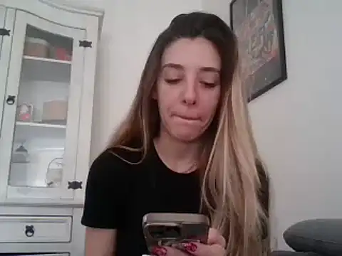 MissBella131 online show from December 19, 2024, 11:07 am