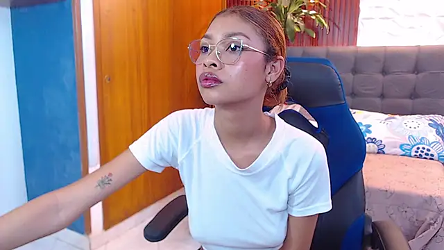 Perla prg online show from March 20, 2025, 4:31 pm