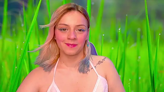 Snapshot of Dolce--Mia---Bianchi__07 chatting on January 6, 2025, 11:09 pm Dolce--Mia---Bianchi  07 online show from January 6, 2025, 11:09 pm