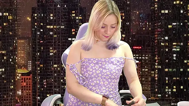 Snapshot of Dolce--Mia---Bianchi__07 chatting on January 15, 2025, 2:27 am Dolce--Mia---Bianchi  07 online show from January 15, 2025, 2:27 am