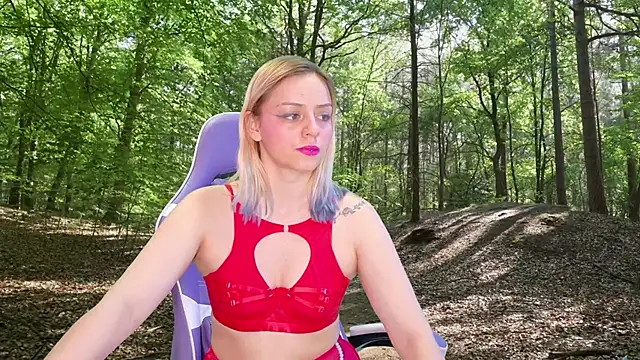 Snapshot of Dolce--Mia---Bianchi__07 chatting on January 17, 2025, 9:39 am Dolce--Mia---Bianchi  07 online show from January 17, 2025, 9:39 am