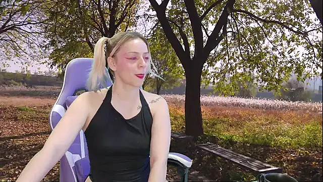 Snapshot of Dolce--Mia---Bianchi__07 chatting on January 18, 2025, 4:59 am Dolce--Mia---Bianchi  07 online show from January 18, 2025, 4:59 am