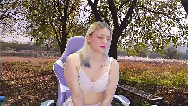 Snapshot of Dolce--Mia---Bianchi__07 chatting on January 19, 2025, 12:06 am Dolce--Mia---Bianchi  07 online show from January 19, 2025, 12:06 am