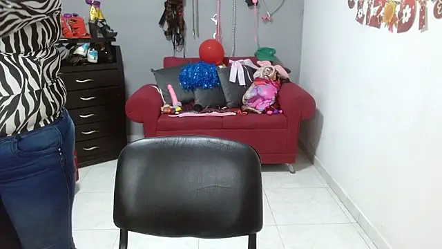 emperabigbootybigass online show from February 27, 2025, 3:37 pm