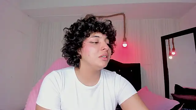 miku katsuragi online show from October 6, 2025, 5:16 am