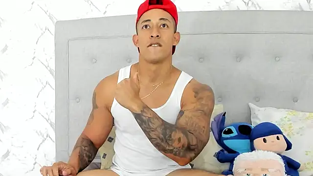 luigiferrara online show from February 14, 2025, 10:36 pm