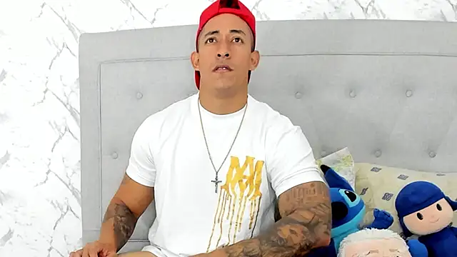 luigiferrara online show from February 23, 2025, 4:13 pm