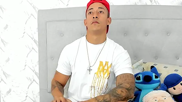 luigiferrara online show from February 23, 2025, 7:17 pm