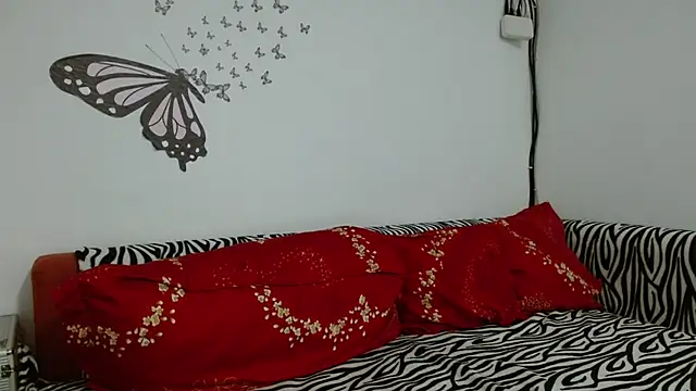 LadyHellene online show from October 15, 2025, 6:57 am