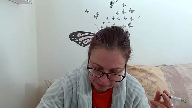 LadyHellene online show from March 5, 2026, 6:42 am